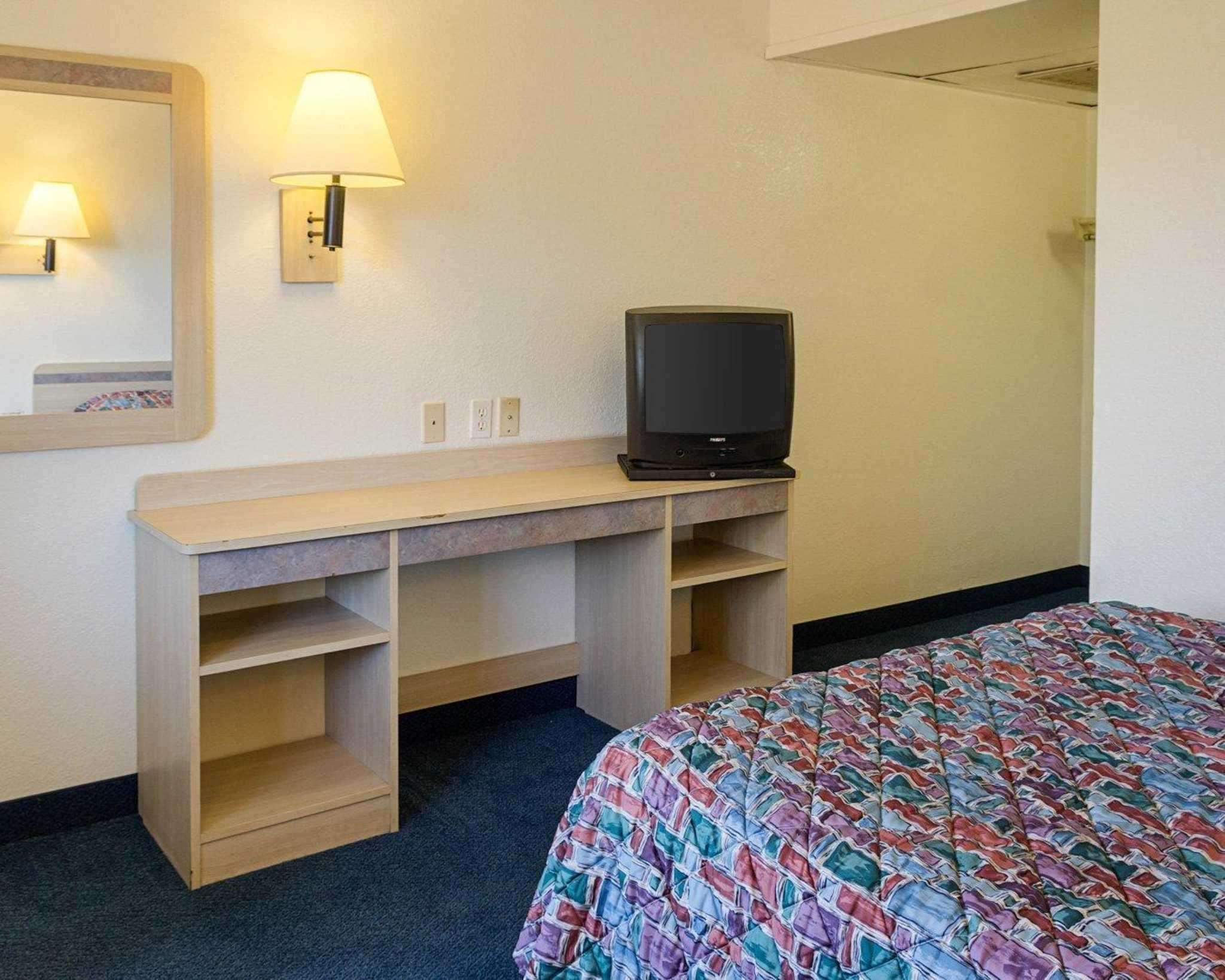 Rodeway Inn קולומבוס מראה חיצוני תמונה