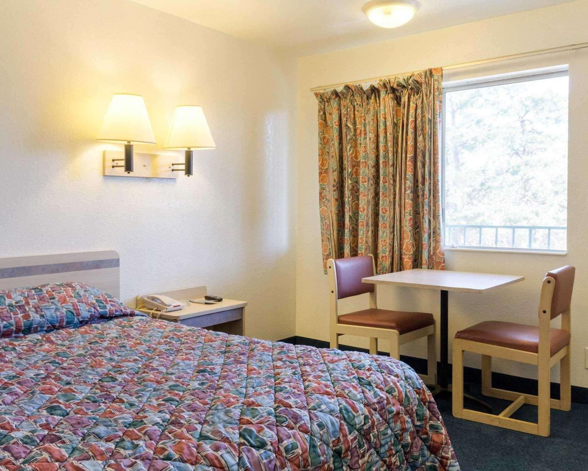 Rodeway Inn קולומבוס מראה חיצוני תמונה