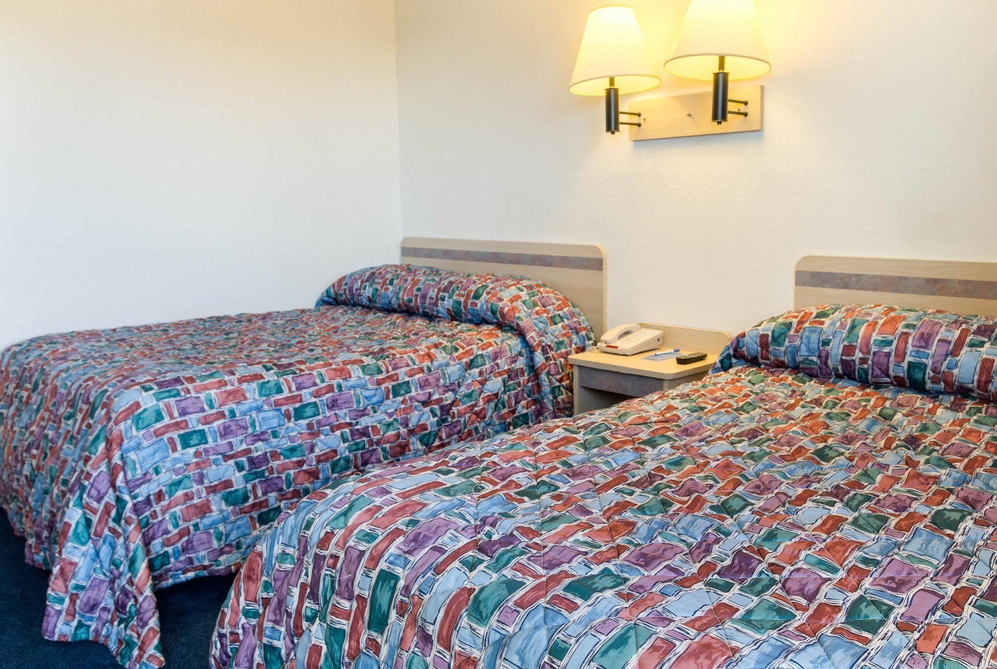 Rodeway Inn קולומבוס מראה חיצוני תמונה